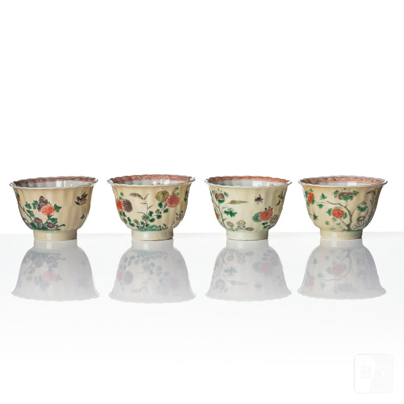 A set of four famille verte and cups with stands, - 图4